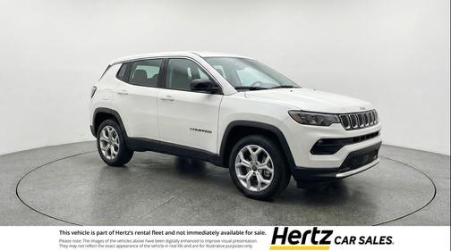 Bright White Clearcoat 2025 Jeep Compass Latitude