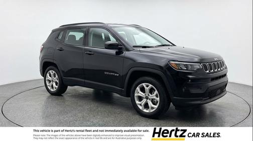 Diamond Black Crystal Pearlcoat 2025 Jeep Compass Latitude