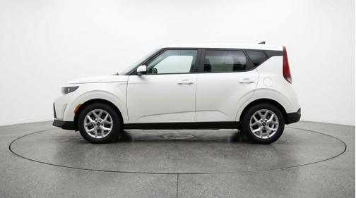 Snow White Pearl 2025 Kia Soul LX