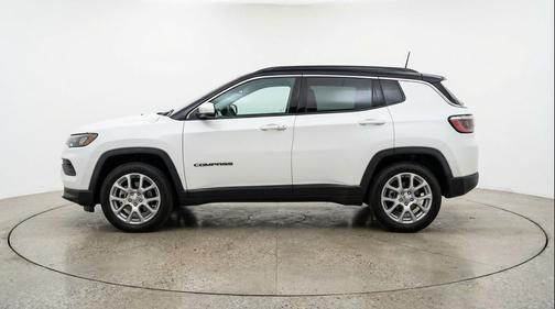 Bright White Clearcoat 2025 Jeep Compass Limited