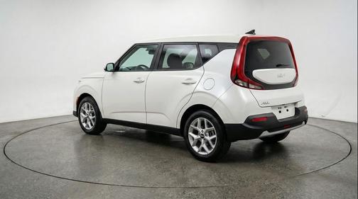 Snow White Pearl 2025 Kia Soul LX