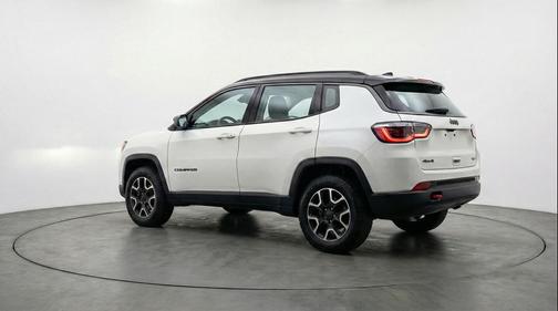 Bright White Clearcoat 2025 Jeep Compass Trailhawk