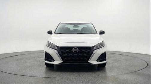 Glacier White 2025 Nissan Altima SV FWD