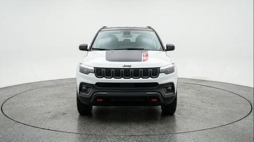 Bright White Clearcoat 2025 Jeep Compass Trailhawk