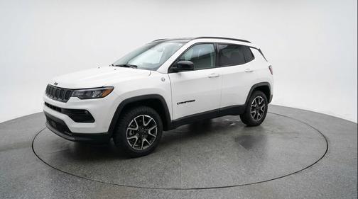 Bright White Clearcoat 2025 Jeep Compass Trailhawk