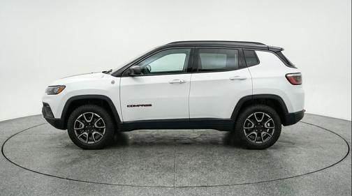 Bright White Clearcoat 2025 Jeep Compass Trailhawk