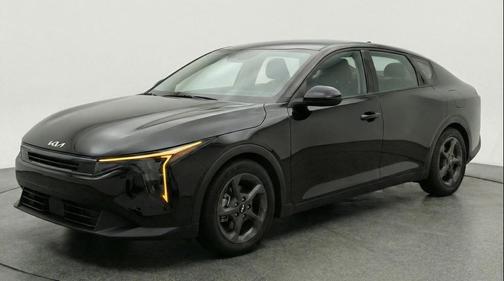 Aurora Black Pearl 2025 Kia K4 LXS