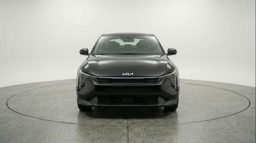 Aurora Black Pearl 2025 Kia K4 LXS