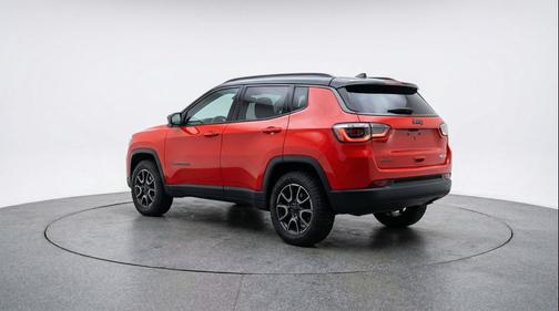 Red Hot Pearlcoat 2025 Jeep Compass Trailhawk