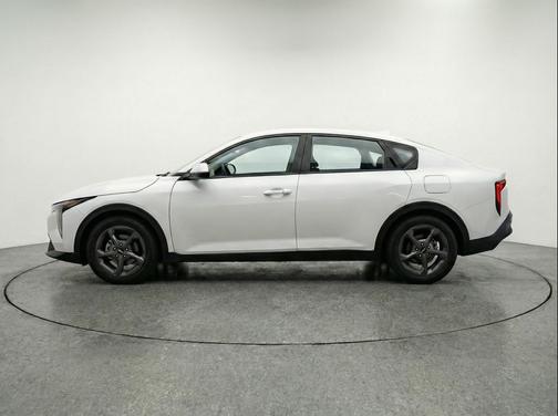 Snow White Pearl 2025 Kia K4 LXS