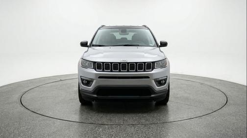 Silver Zynith Metallic Clearcoat 2025 Jeep Compass Limited