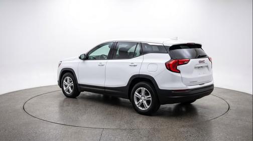 Summit White 2024 GMC Terrain SLE