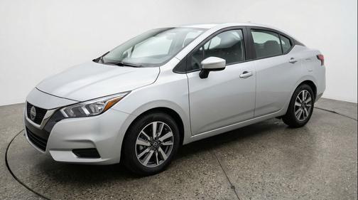 Brilliant Silver Metallic 2025 Nissan Versa 1.6 SV