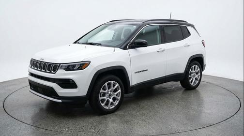 Bright White Clearcoat 2025 Jeep Compass Limited