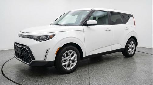 Snow White Pearl 2025 Kia Soul LX