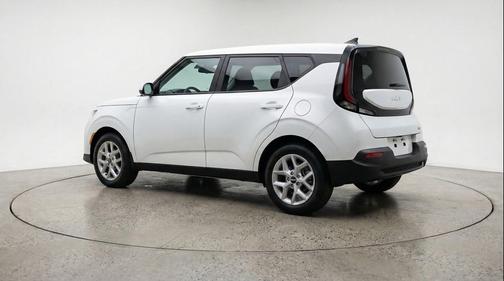 Snow White Pearl 2025 Kia Soul LX