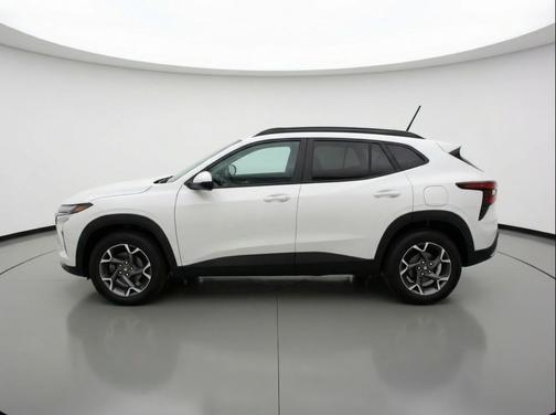 Summit White 2025 Chevrolet Trax LT