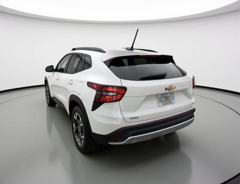 Summit White 2025 Chevrolet Trax LT