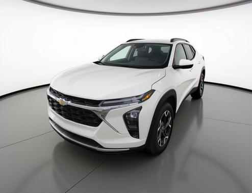 Summit White 2025 Chevrolet Trax LT