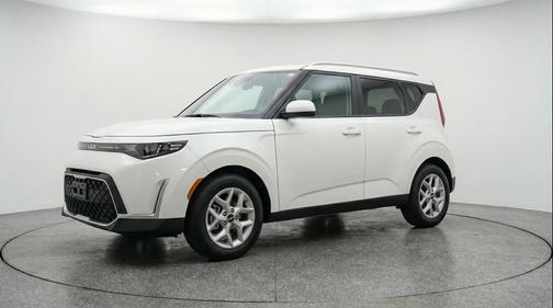 Snow White Pearl 2025 Kia Soul LX