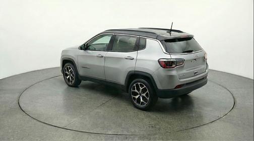 Silver Zynith Metallic Clearcoat 2025 Jeep Compass Limited