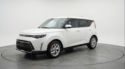 Snow White Pearl 2025 Kia Soul LX