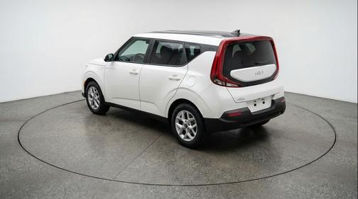 Snow White Pearl 2025 Kia Soul LX
