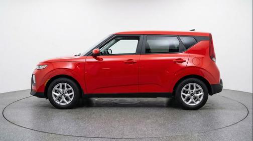Inferno Red 2025 Kia Soul LX