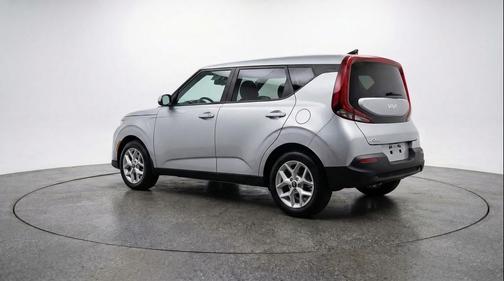 Gravity Gray 2025 Kia Soul LX