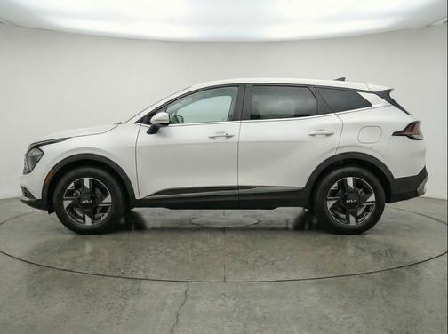 Glacial White Pearl 2026 Kia Sportage LX