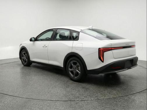 Snow White Pearl 2025 Kia K4 LXS