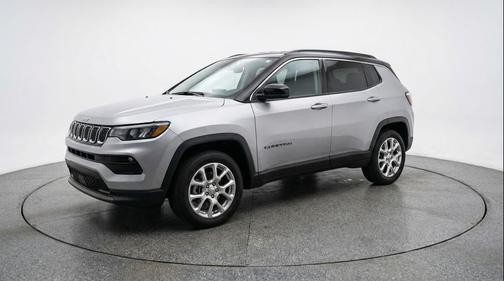 Silver Zynith Metallic Clearcoat 2025 Jeep Compass Limited