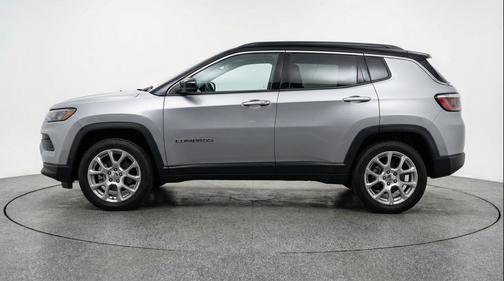Silver Zynith Metallic Clearcoat 2025 Jeep Compass Limited