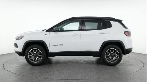 Bright White Clearcoat 2025 Jeep Compass Trailhawk
