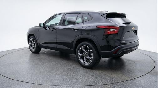 Mosaic Black Metallic 2025 Chevrolet Trax LT