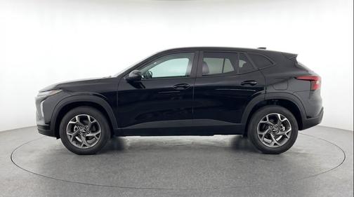 Mosaic Black Metallic 2025 Chevrolet Trax LT