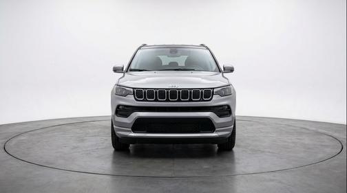 Silver Zynith Metallic Clearcoat 2025 Jeep Compass Limited