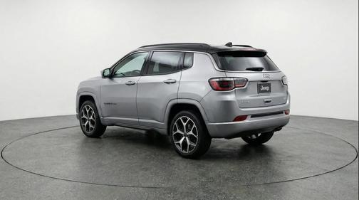 Silver Zynith Metallic Clearcoat 2025 Jeep Compass Limited