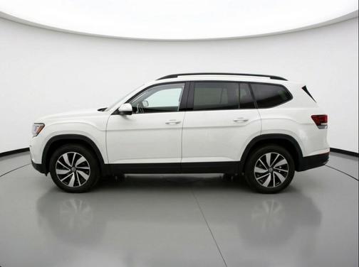 Pure White 2025 Volkswagen Atlas 2.0T SE w/Technology 4MOTION