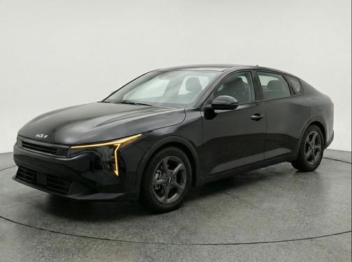 Aurora Black Pearl 2025 Kia K4 LXS