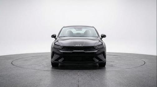 Aurora Black Pearl 2025 Kia K4 LXS