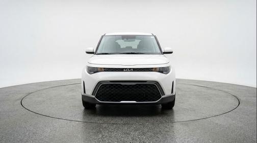 Snow White Pearl 2025 Kia Soul LX