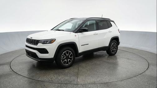 Bright White Clearcoat 2025 Jeep Compass Trailhawk
