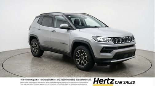 Silver Zynith Metallic Clearcoat 2025 Jeep Compass Trailhawk