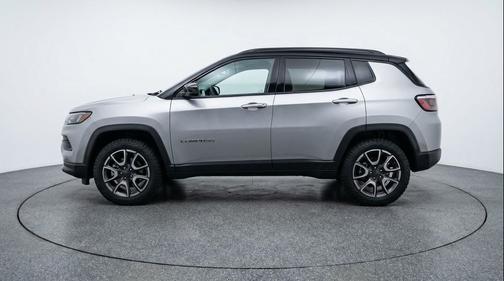 Silver Zynith Metallic Clearcoat 2025 Jeep Compass Trailhawk