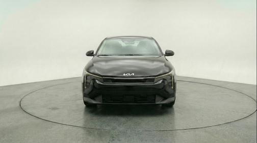 Aurora Black Pearl 2025 Kia K4 LXS
