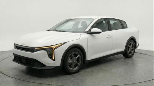 Snow White Pearl 2025 Kia K4 LXS
