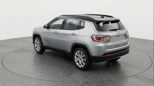 Silver Zynith Metallic Clearcoat 2025 Jeep Compass Limited