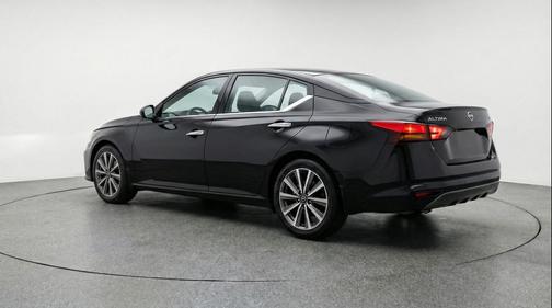 Super Black 2025 Nissan Altima SV FWD