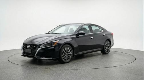 Super Black 2025 Nissan Altima SV FWD